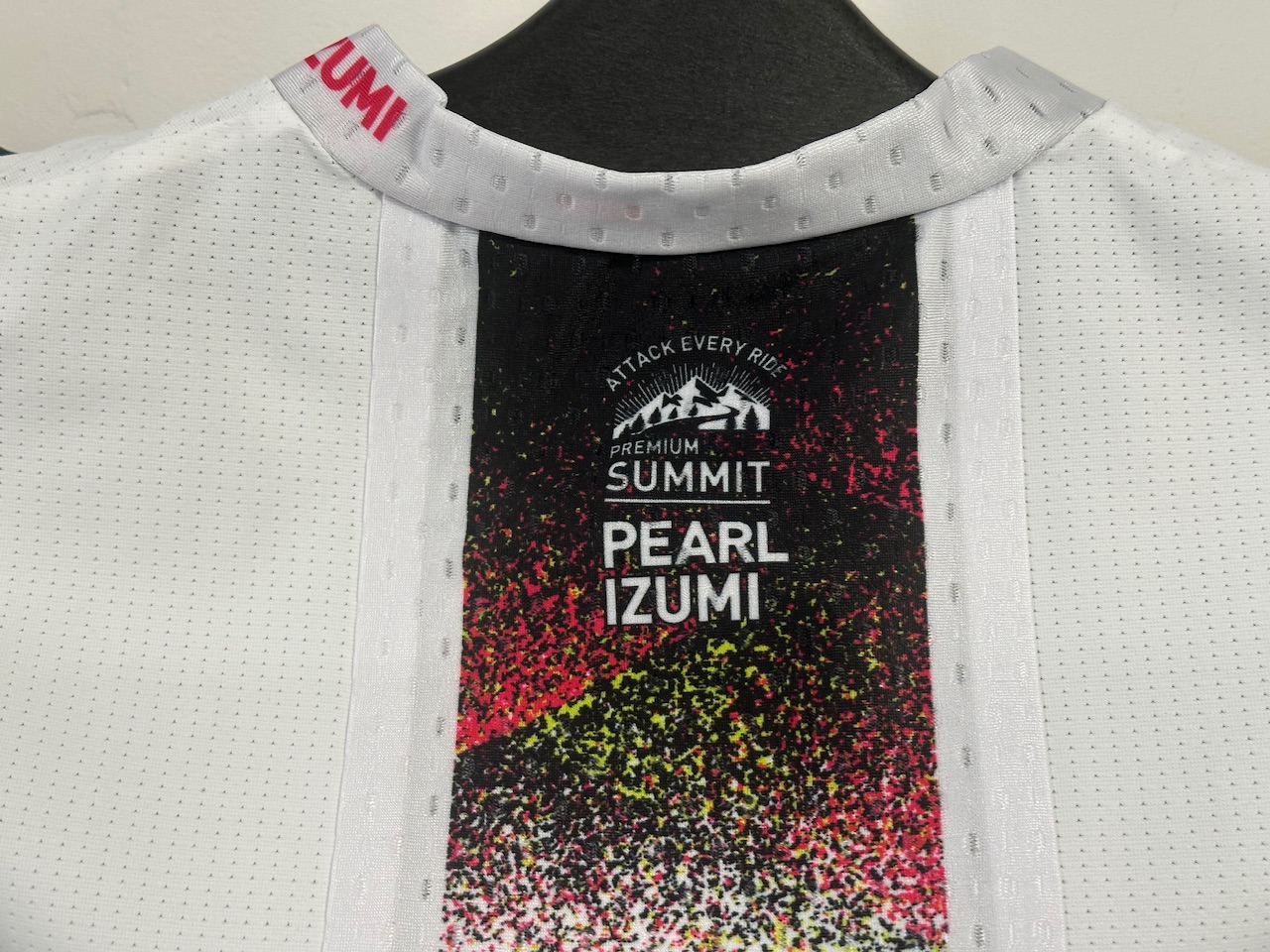 パールイズミ プレミアムサミットレースジャージ ホワイト Sサイズ 327-B：プレミアム サミット レース ジャージ | パールイズミ