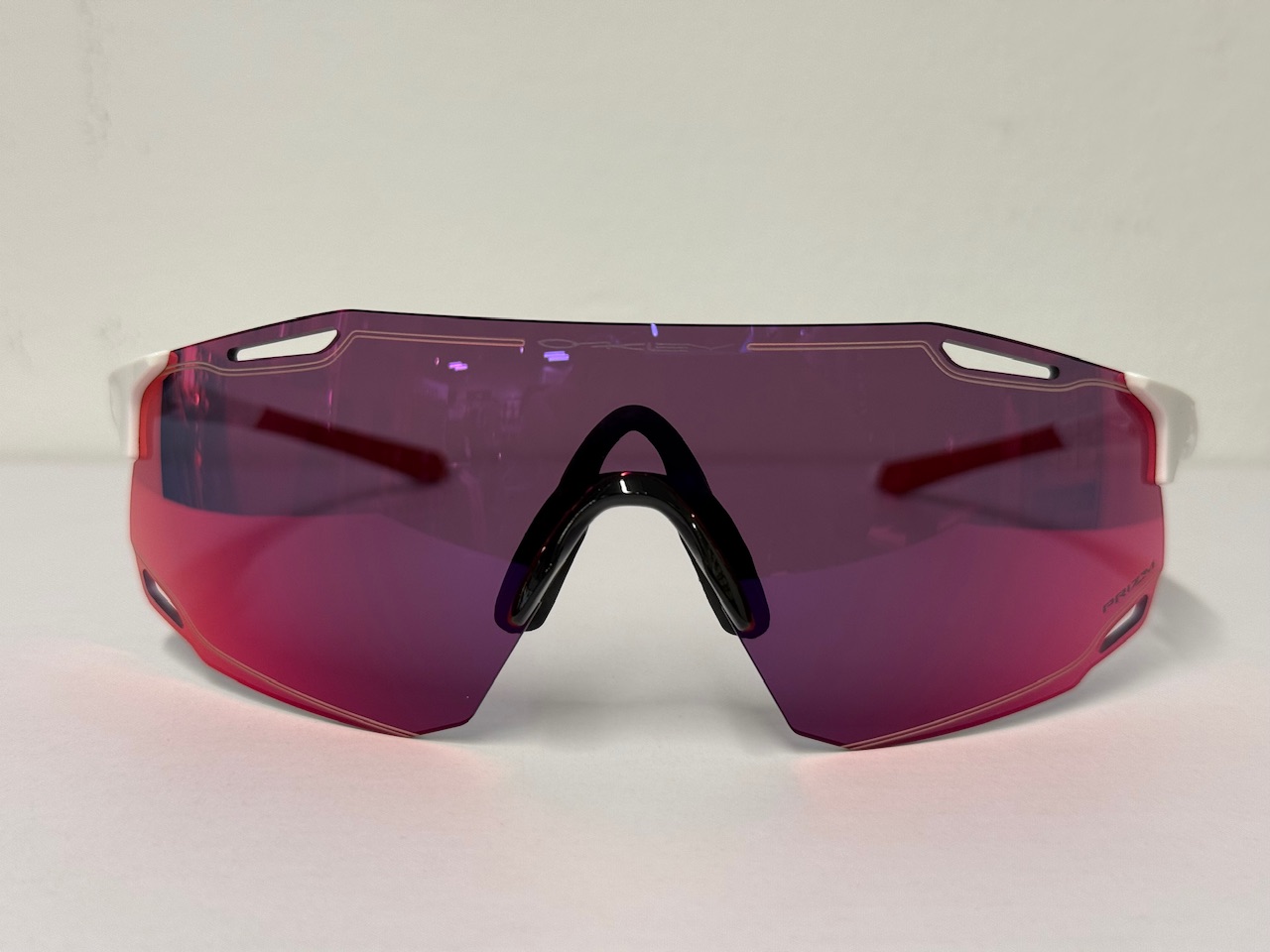 【OAKLEY】上野ウェア館に新作の軽量アイウェアが入荷してます！ | サイクルウェアのことならY's Road 上野ウェア館にお任せください！