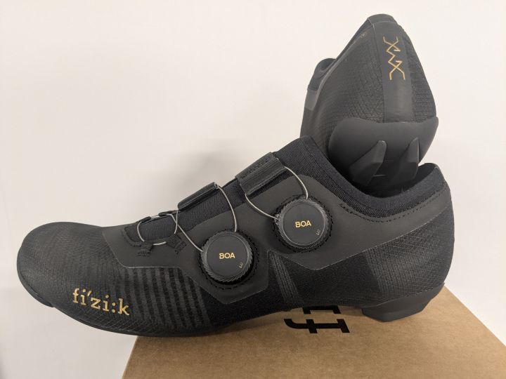 fi'zi:k】フラッグシップモデルVEGA CARBONを改めて深堀していき