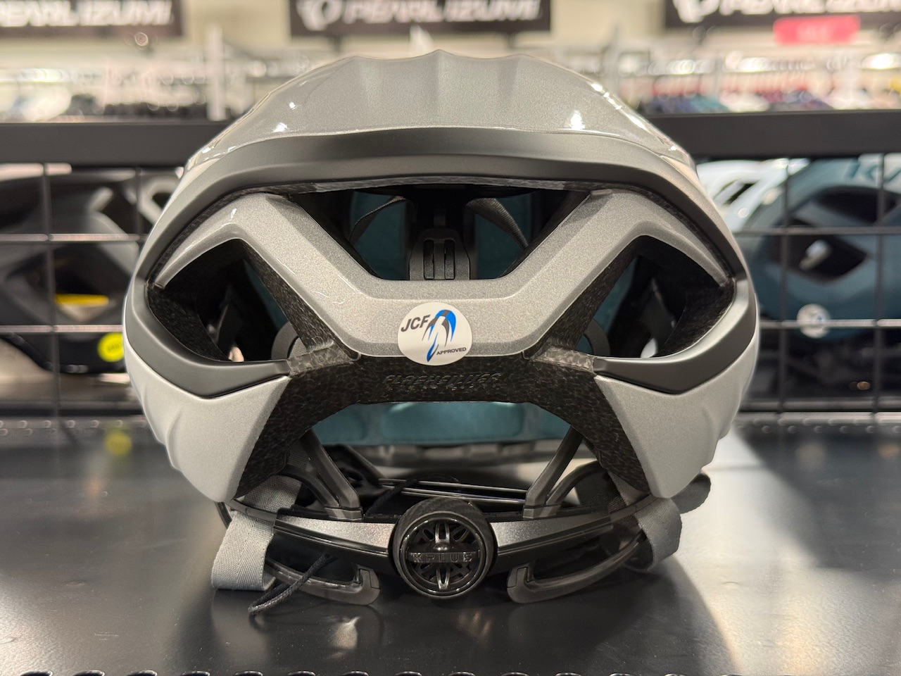 【KPLUS】AERVANA 新作エアロヘルメット！！上野ウェア館に在庫あります！！ | サイクルウェアのことならY's Road 上野ウェア館にお任せください！