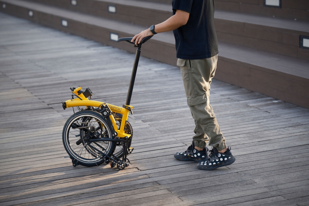 BROMPTON P-LINE にアジア限定色「Bumble Bee Yellow」が登場 