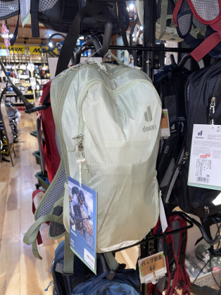 CDF7A2EB-09D3-4385-96B5-2798A45BBA3F