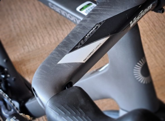 【オススメ】国内在庫ラスト？　滅多にお目にかかれないULTEGRA Di2を搭載したSUPERSIX EVO 2 RAWカラーご用意しております。 | Y's Road 横浜ワールドポーターズ店