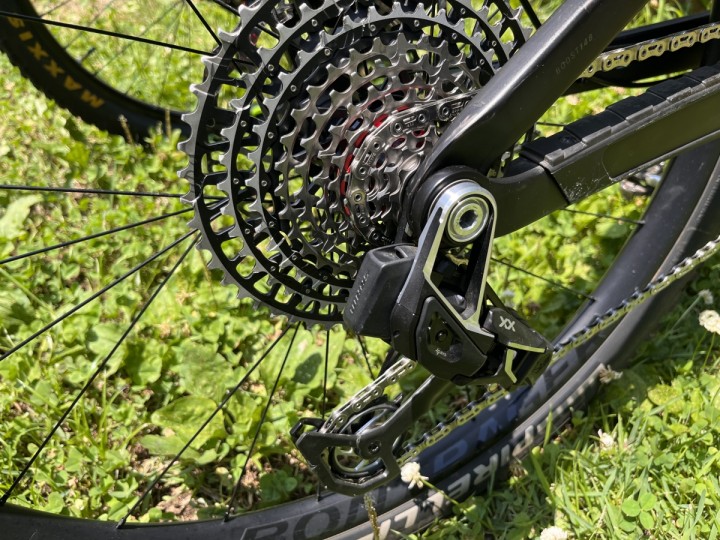 DBDB1C42-6551-4C79-9E17-B20E31D89C2B