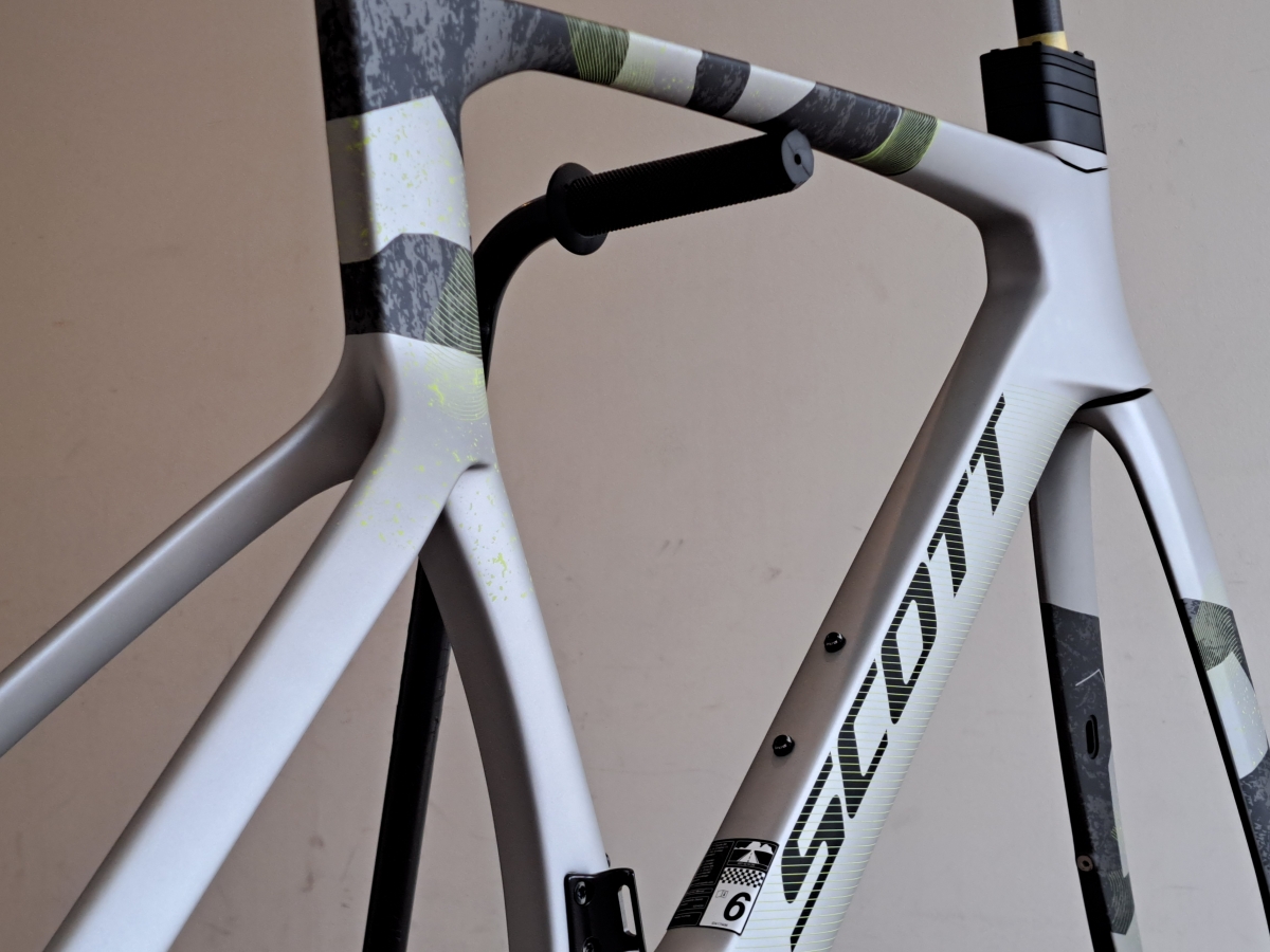 SALE】TTバイクに迫る最新エアロロード「FOIL RC」のフレーム