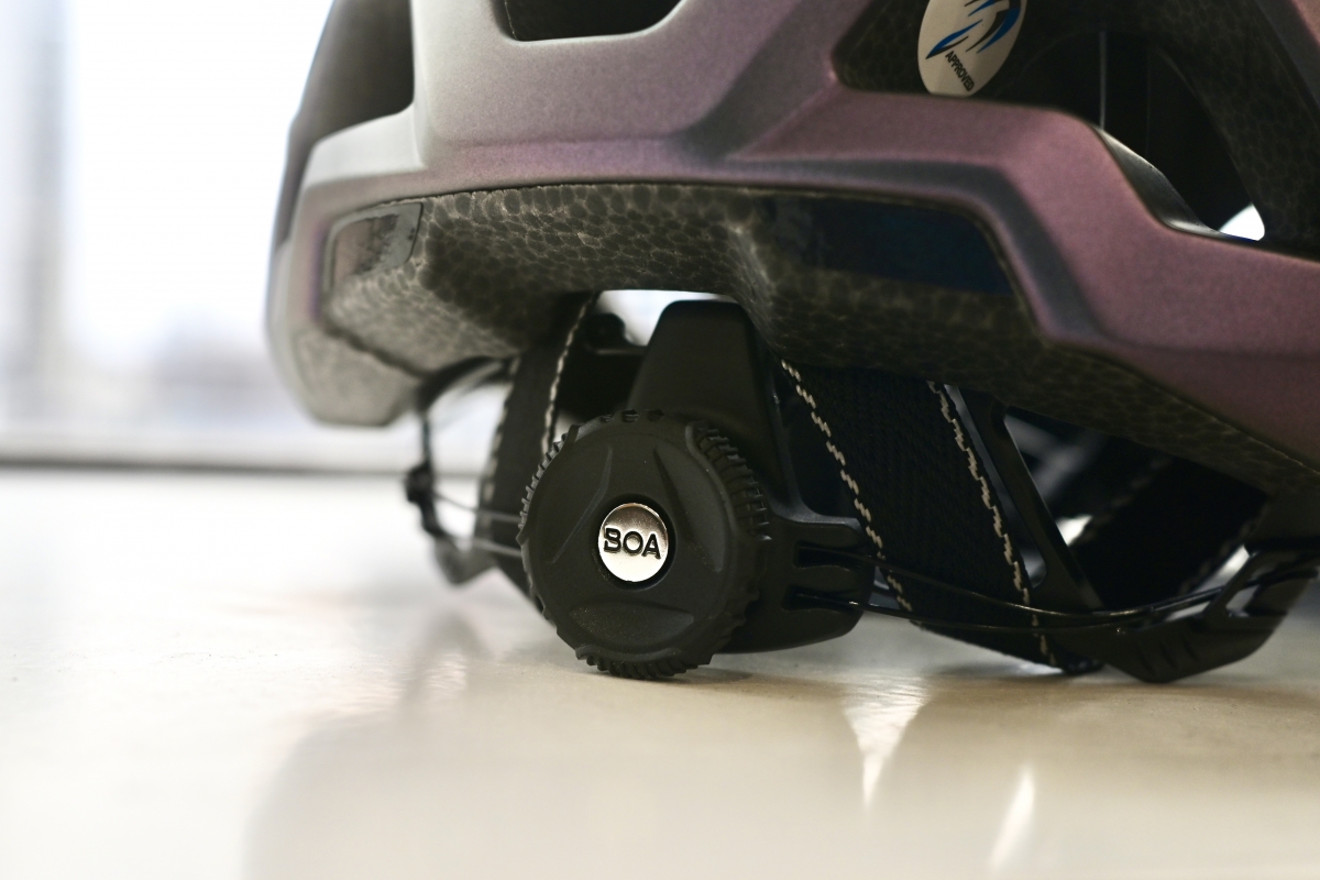 SALE ITEM !!】OGK KABUTOのフラッグシップ級2モデルが特別価格